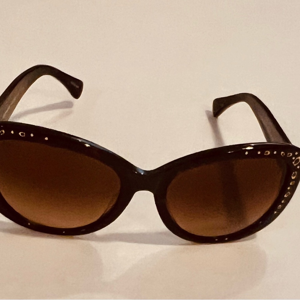 Chic Brown Coach Cat-Eye Sunglasses